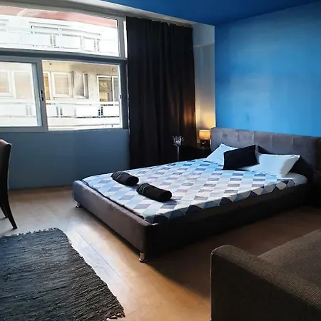 Central Modern With Balcony Apartment